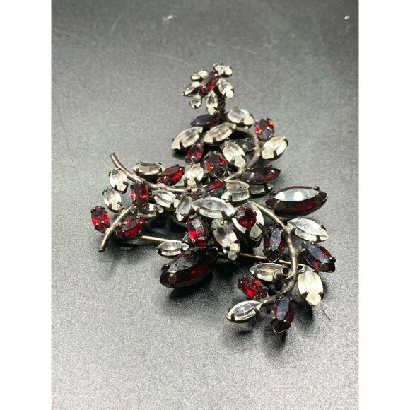 Schreiner Trembler Brooch Red and Clear 1950s Fancy Pin Unsigned Needs REPAIR - Picture 3 of 9